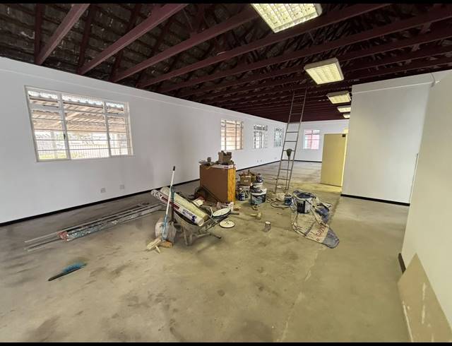 225M² WAREHOUSE TO LET IN EPPING INDUSTRIAL